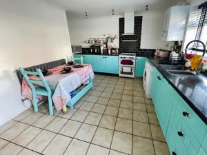 Kitchen Diner- click for photo gallery